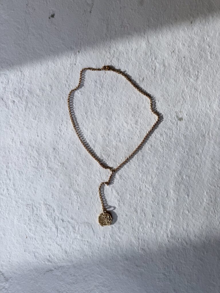 Collier cravate MÉDAILLE