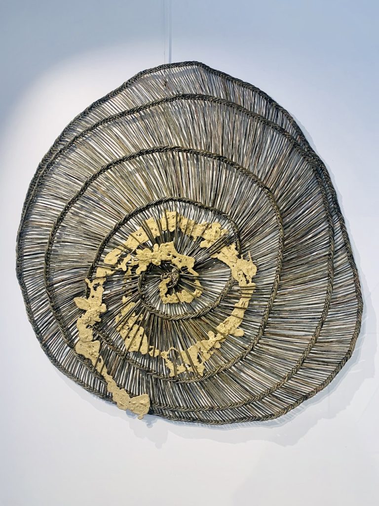 Bijou de Mur WEAVING CONFIDENCE